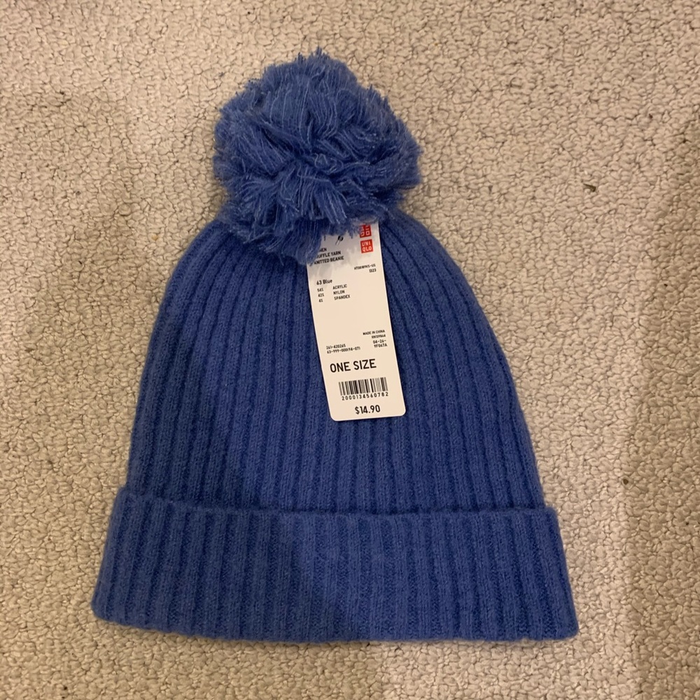 Uniqlo Women’s Soufflé Yarn Knitted Beanie NWT